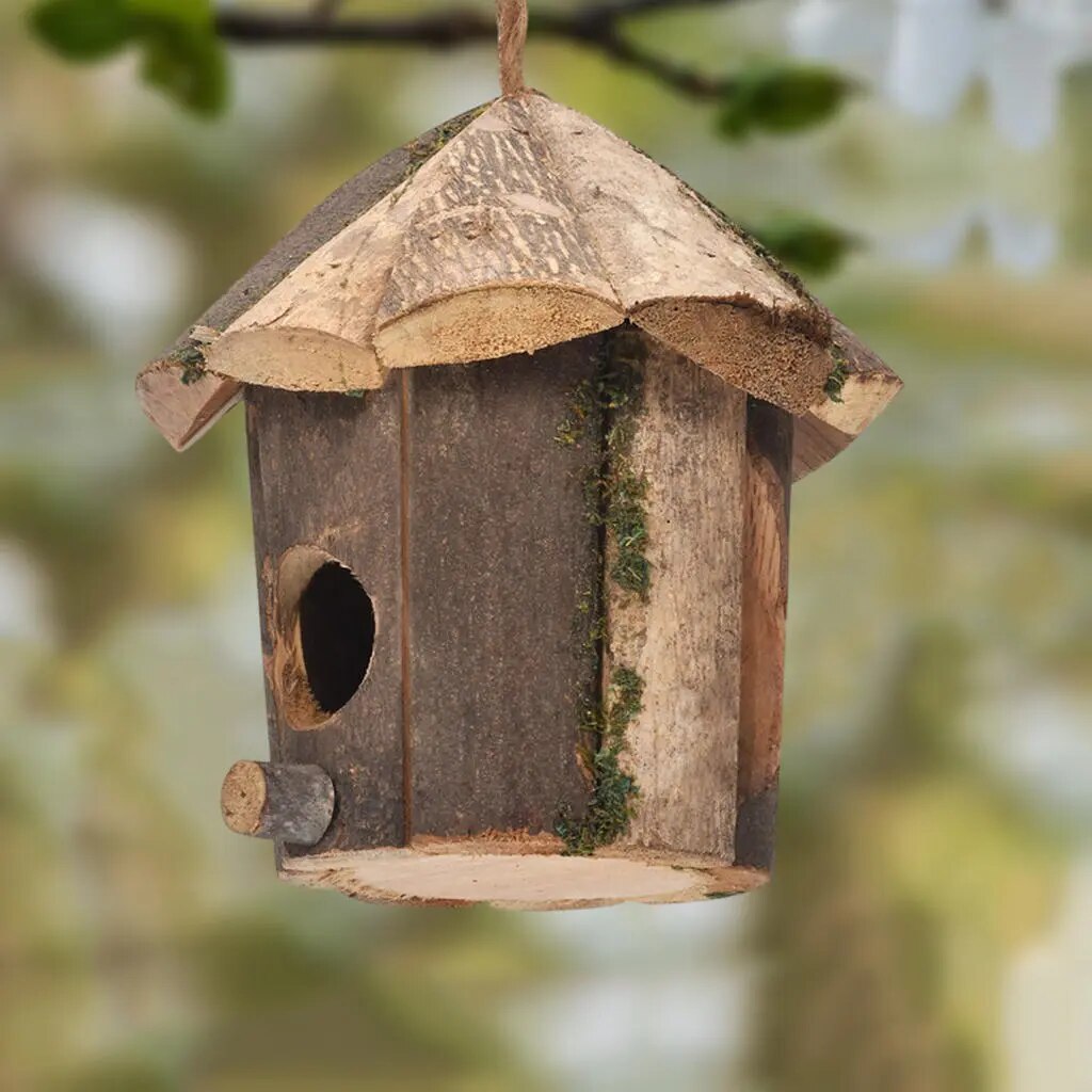 Rustic Wooden Bird Nest: Natural Outdoor Decor & Hummingbird Retreat