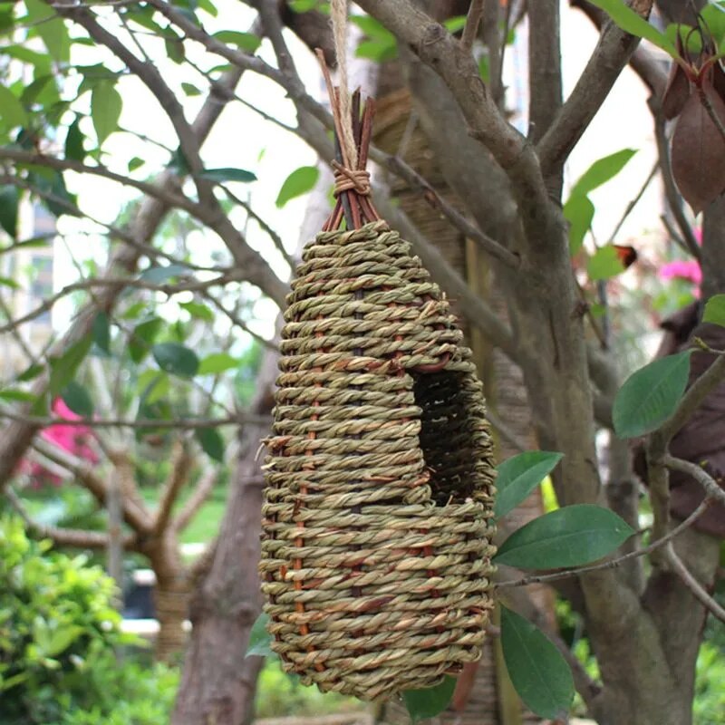 Nature's Swing: Whimsical Hanging Birdhouse - A Straw-Rope Sanctuary for Feathered Friends!