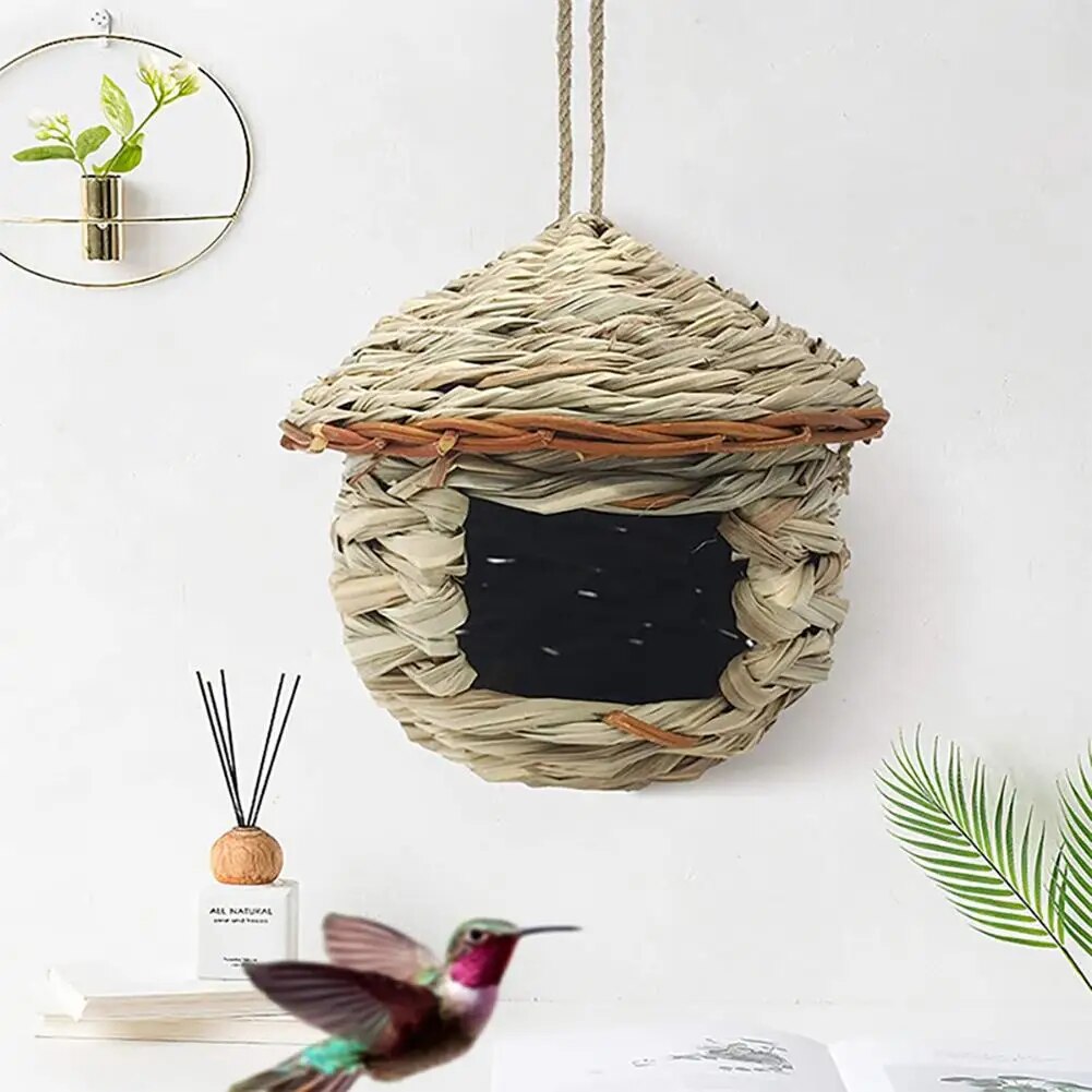 Natural Grass Bird Cage: Stylish Outdoor Avian Retreat