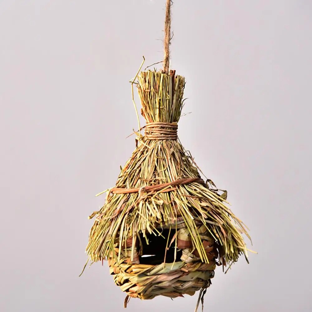 Natural Grass Bird Cage: Stylish Outdoor Avian Retreat