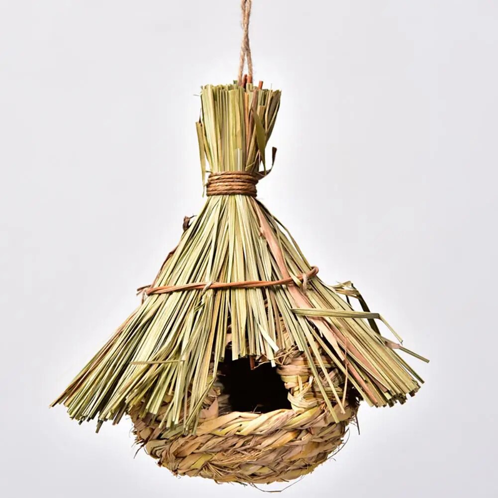 Natural Grass Bird Cage: Stylish Outdoor Avian Retreat