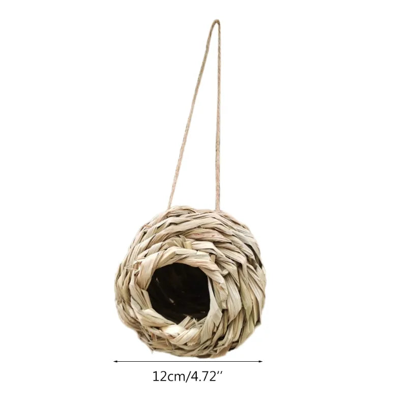 18 Chic Styles for Your Avian Friends and Outdoor Décor