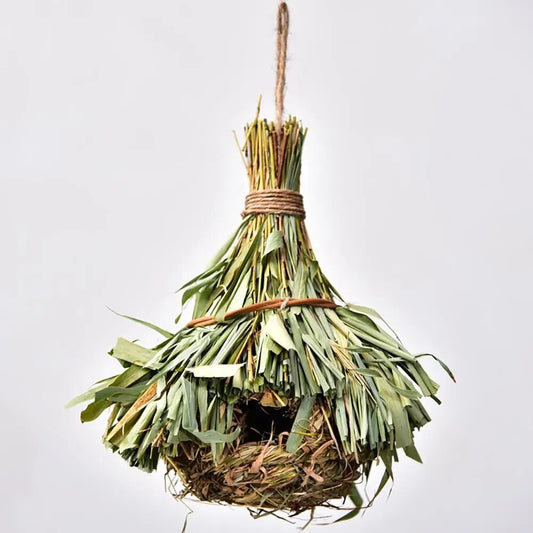 Natural Grass Bird Cage: Stylish Outdoor Avian Retreat